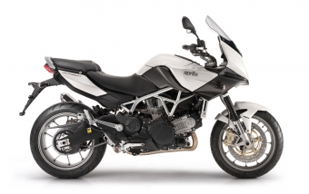 Aprilia mana 850 ABS GT uitlaat