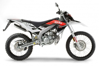 APRILIA-RX-50-uitlaat