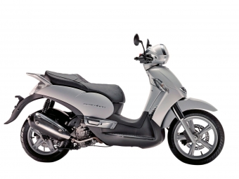 Scarabeo 250 uitlaat