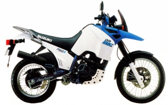 Suzuki DR BIG 750 uitlaat