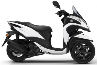 Yamaha Tricity 125 uitlaat.jpg